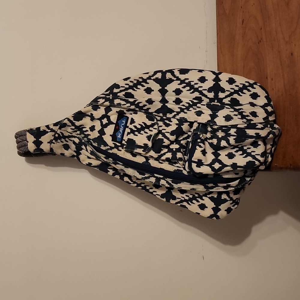 Kavu cross body bag